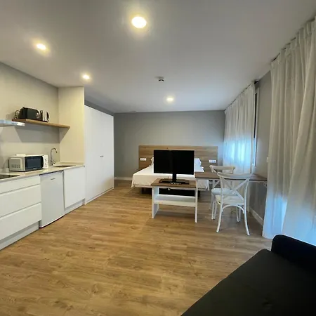 Apartman Crunia - Estudios
